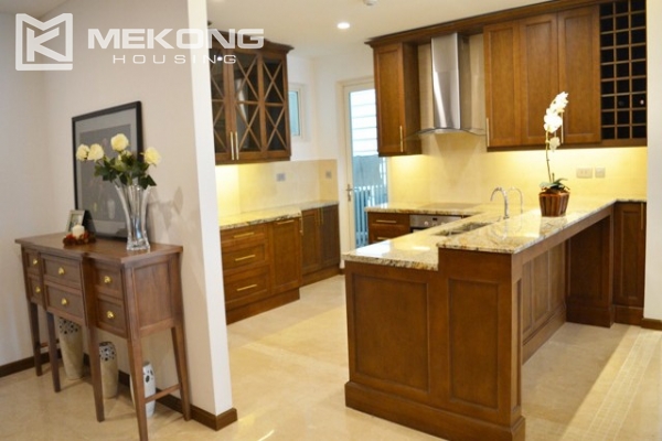 154 sqm apartment with 2 bedrooms and luxury furniture for rent in L2 Ciputra Hanoi 4