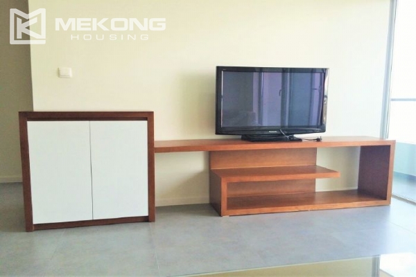 2 bedroom apartment on middle level with Westlake view for rent in Watermark Lac Long Quan, Hanoi 3