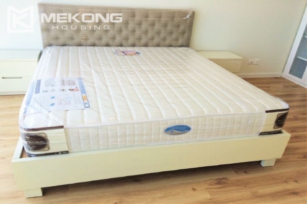 2 bedroom apartment on middle level with Westlake view for rent in Watermark Lac Long Quan, Hanoi 5