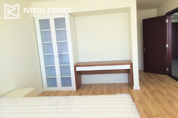 2 bedroom apartment on middle level with Westlake view for rent in Watermark Lac Long Quan, Hanoi 6