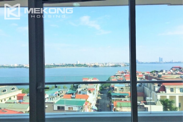 2 bedroom apartment on middle level with Westlake view for rent in Watermark Lac Long Quan, Hanoi 10