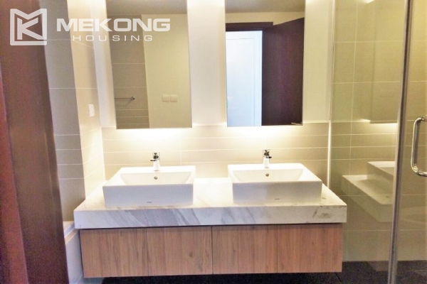 2 bedroom apartment on middle level with Westlake view for rent in Watermark Lac Long Quan, Hanoi 7