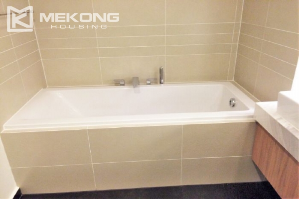 2 bedroom apartment on middle level with Westlake view for rent in Watermark Lac Long Quan, Hanoi 8