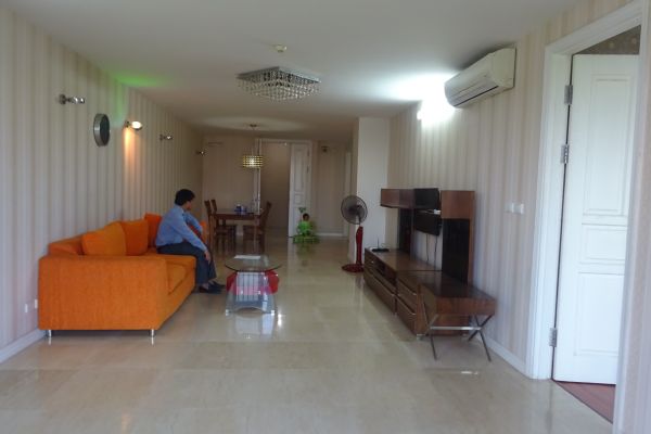 3 bedroom apartment on middle floor in P1 tower, Ciputra Hanoi