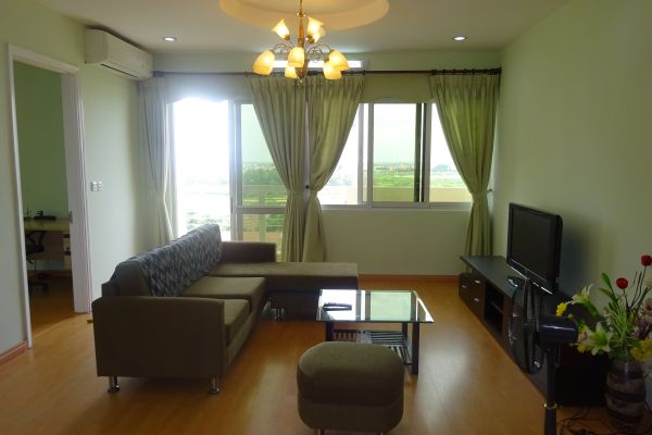 4 bedroom apartent on high floor with nice view for rent in E5 tower, Ciputra Hanoi