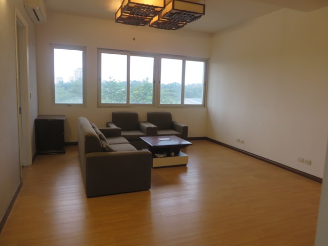 4 bedroom apartment with reasonable price  for rent in E1 tower, Ciputra Hanoi