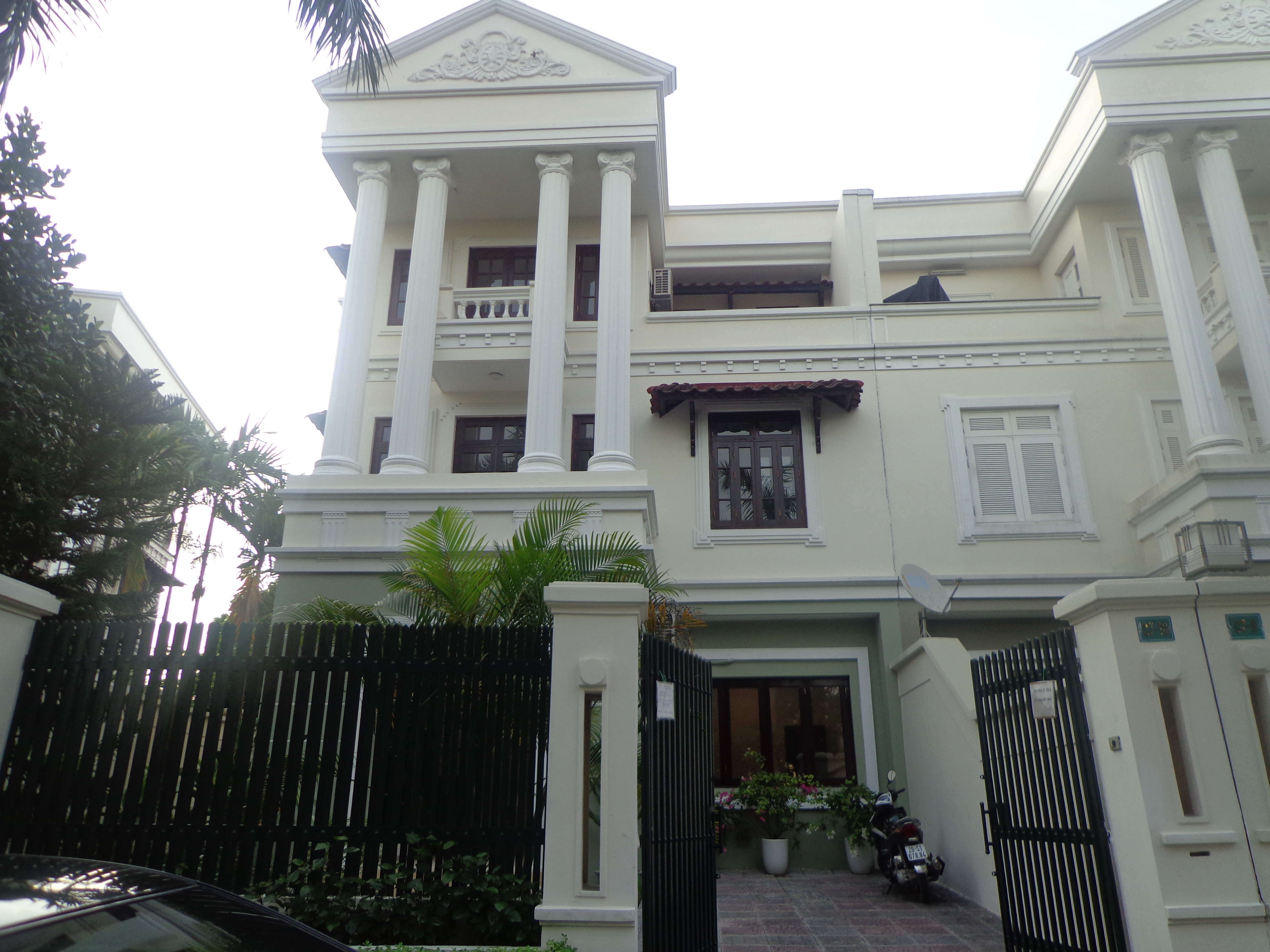5 bedroom villa with full furniture for rent in C area, Ciputra Tay Ho, Hanoi