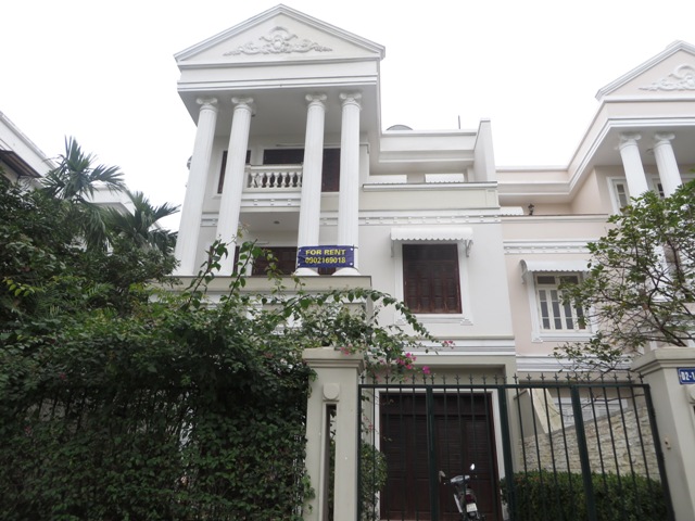 5 bedroom villa with full furniture for rent in Ciputra Hanoi