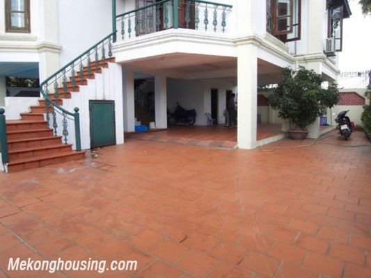A large villa with 5 bedrooms, swimming pool and play ground for rent in Tay Ho 1
