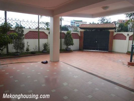 A large villa with 5 bedrooms, swimming pool and play ground for rent in Tay Ho 2