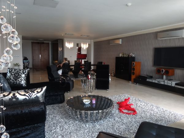 Ciputra Hanoi - A modern and spacious apartment with 4 bedrooms for rent in L tower