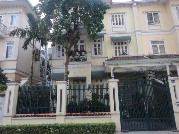 Amazing villa with 4 bedrooms, courtyard, garden, garage and balcony for rent in G block, Ciputra Hanoi, near UNIS school