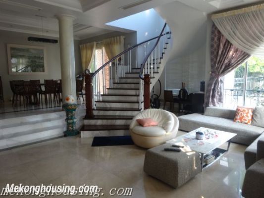 An elegant furnished villa for rent in Tay Ho 1