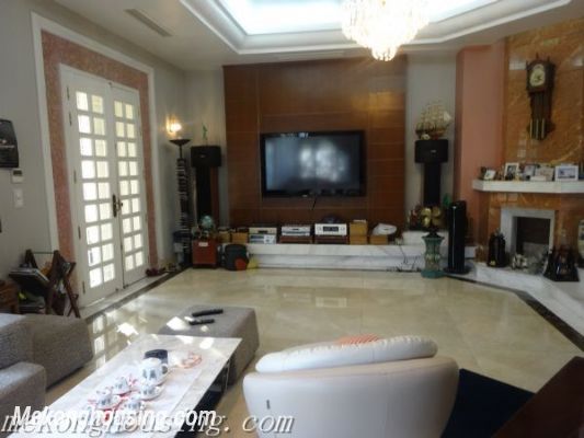 An elegant furnished villa for rent in Tay Ho 2