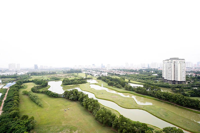 Apartment for rent at L4 in Ciputra, living area of 114 sqm, 3 bedrooms, golf course view. 1