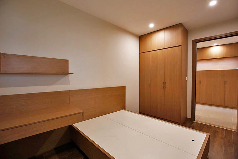 Apartment for rent at L4 in Ciputra, living area of 114 sqm, 3 bedrooms, golf course view. 10