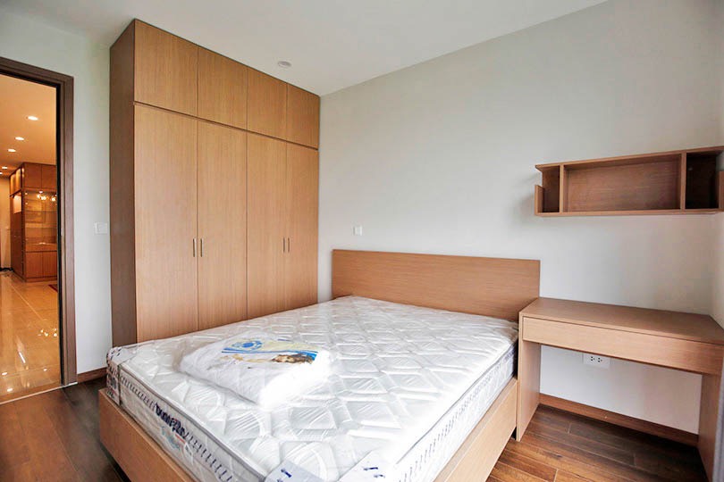 Apartment for rent at L4 in Ciputra, living area of 114 sqm, 3 bedrooms, golf course view. 11