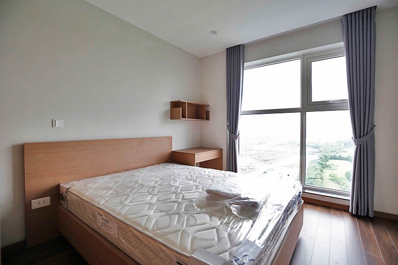 Apartment for rent at L4 in Ciputra, living area of 114 sqm, 3 bedrooms, golf course view. 12