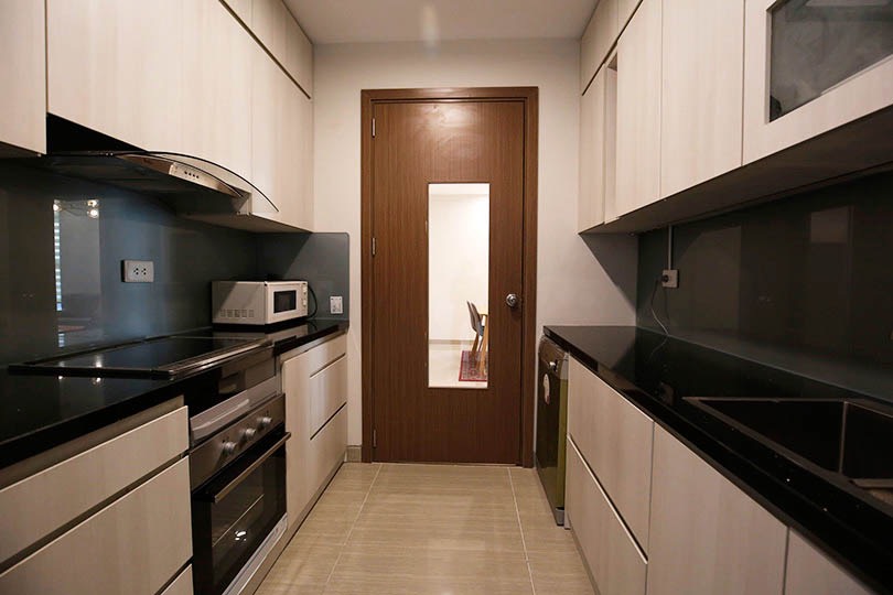Apartment for rent at L4 in Ciputra, living area of 114 sqm, 3 bedrooms, golf course view. 7