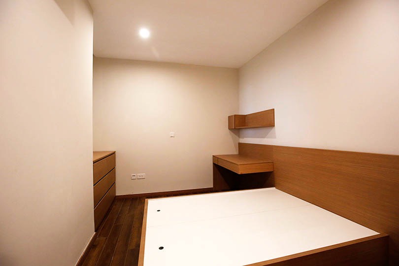 Apartment for rent at L4 in Ciputra, living area of 114 sqm, 3 bedrooms, golf course view. 9