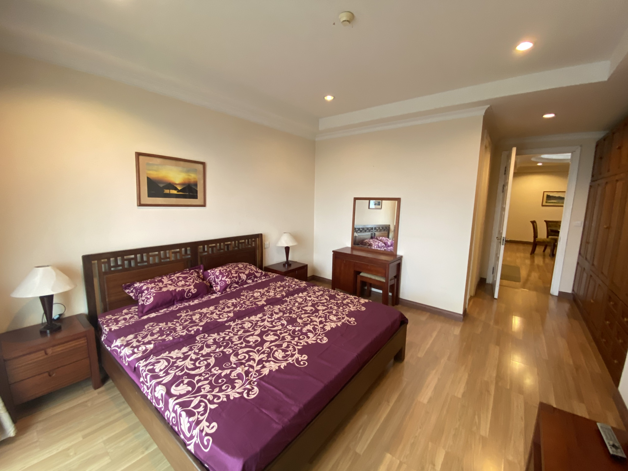 Apartment for rent in area of 153 sqm, 3 bedrooms E4 building in Ciputra urban area. 1