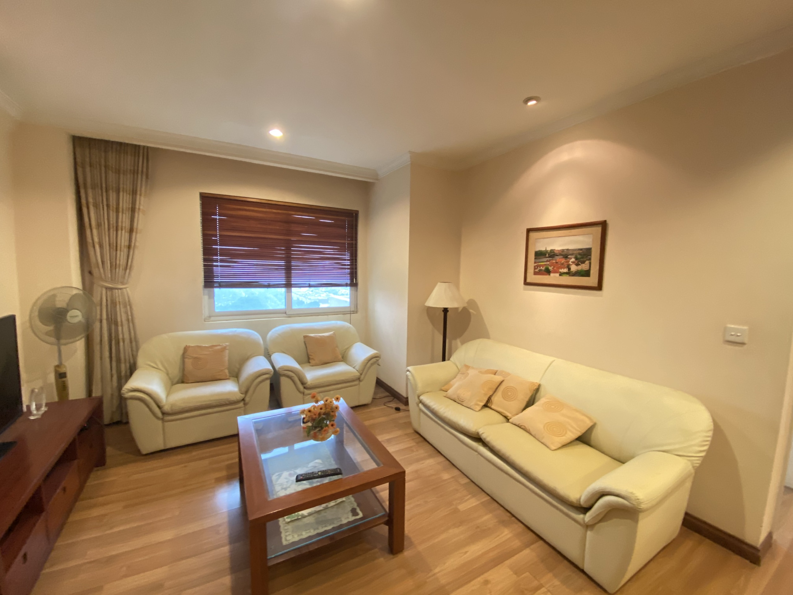 Apartment for rent in area of 153 sqm, 3 bedrooms E4 building in Ciputra urban area. 10