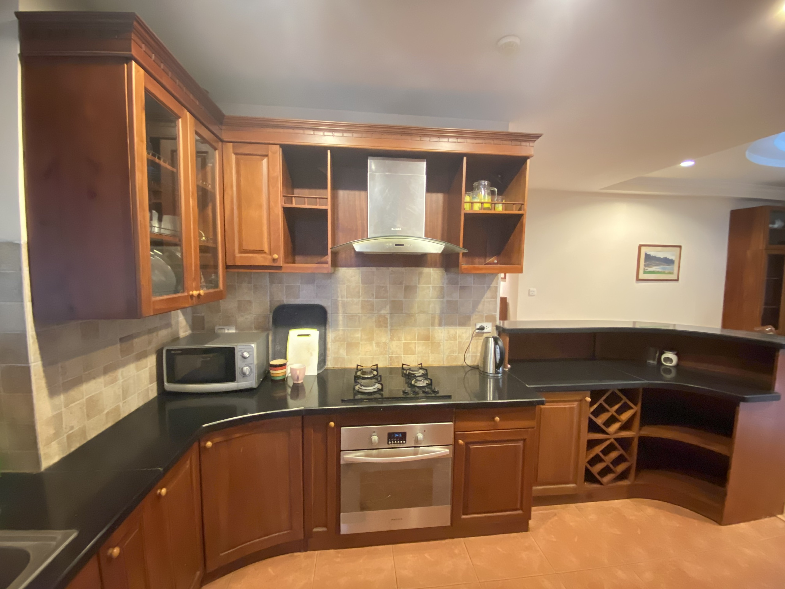 Apartment for rent in area of 153 sqm, 3 bedrooms E4 building in Ciputra urban area. 5