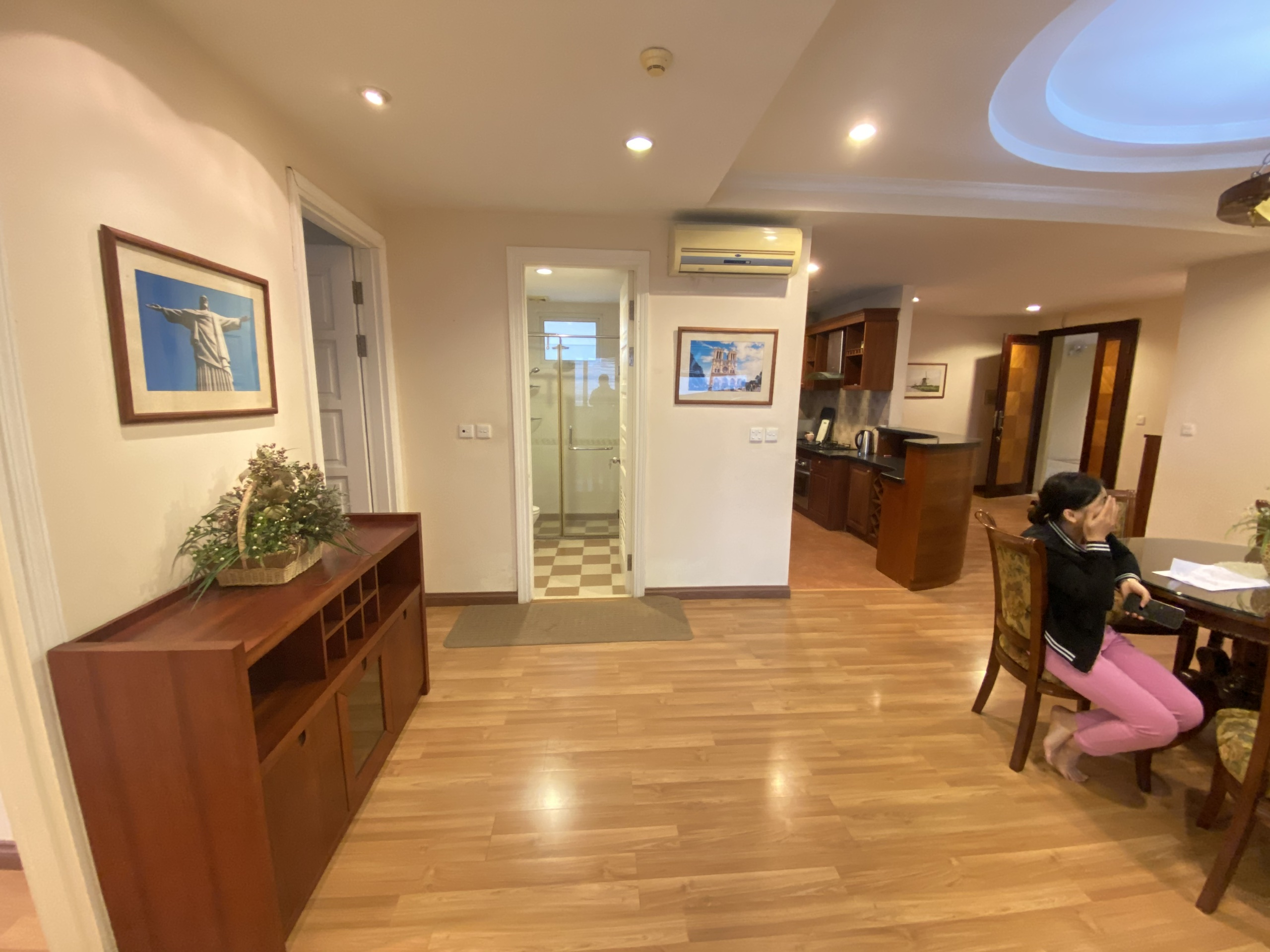 Apartment for rent in area of 153 sqm, 3 bedrooms E4 building in Ciputra urban area. 8