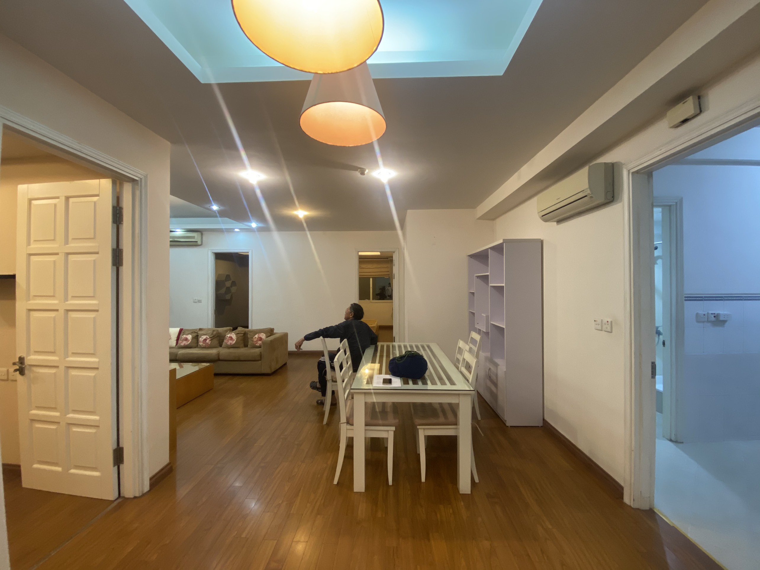 Apartment for rent in area of 153sqm with 4 bedrooms, 3 bathrooms in E5 Ciputra building. 13