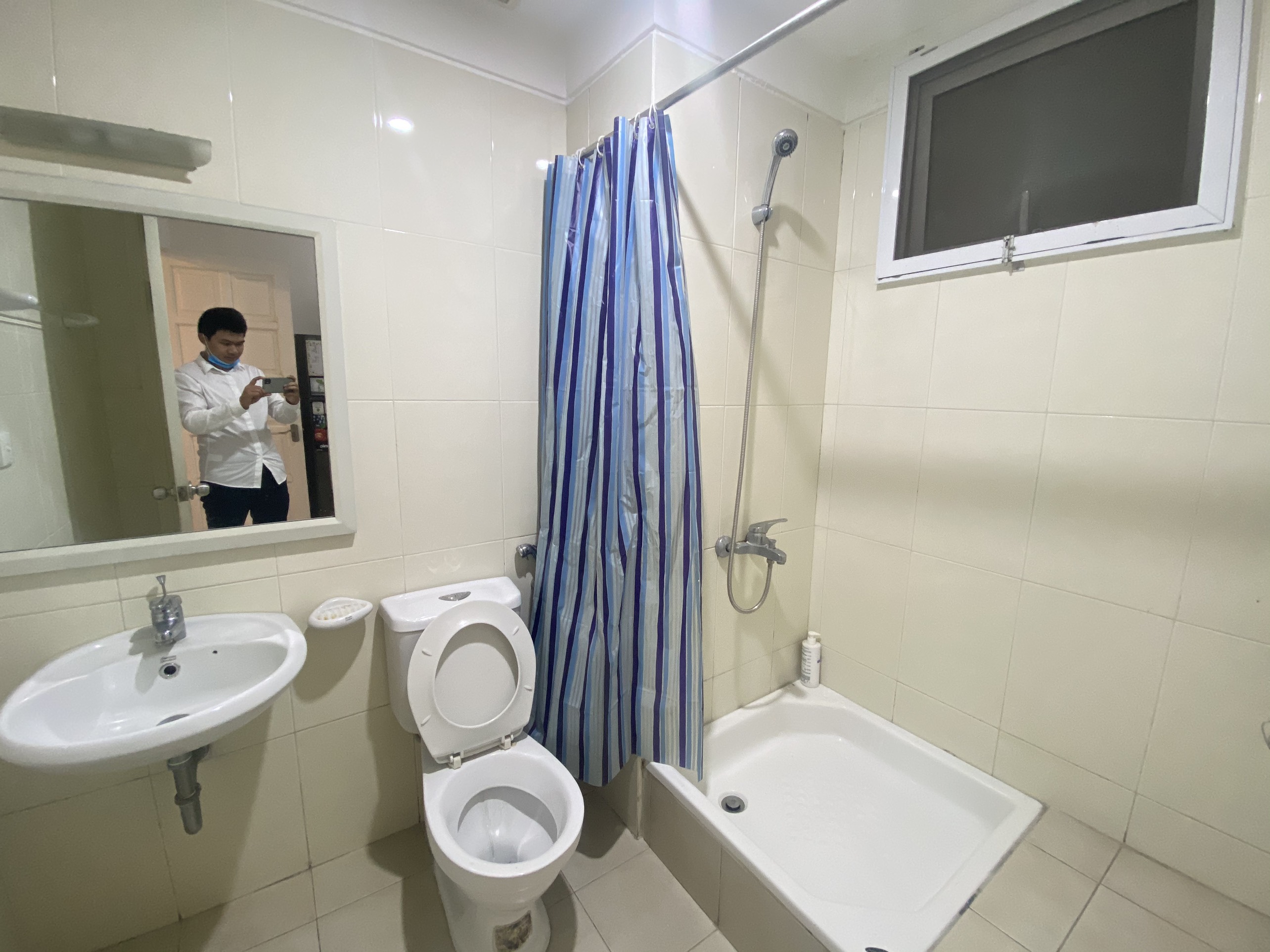 Apartment for rent in area of 153sqm with 4 bedrooms, 3 bathrooms in E5 Ciputra building. 7