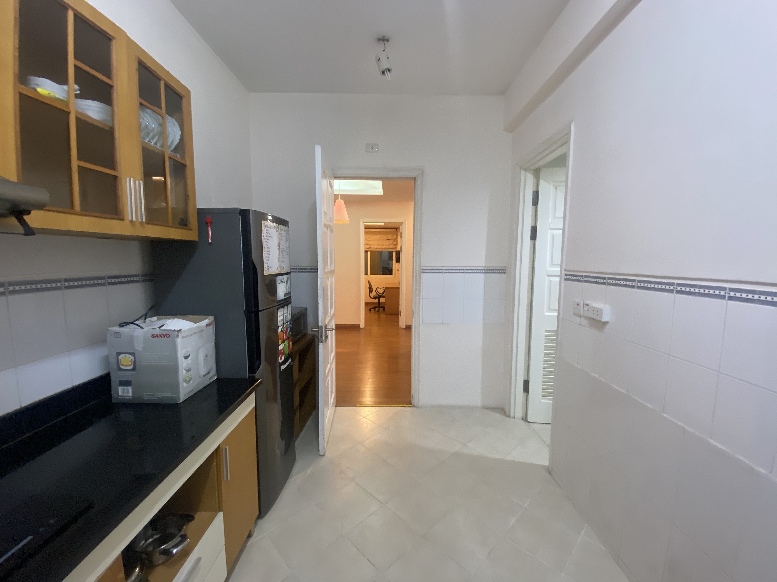 Apartment for rent in area of 153sqm with 4 bedrooms, 3 bathrooms in E5 Ciputra building. 8