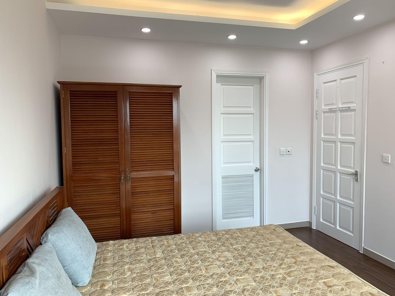 Apartment for rent with area of 123 sqm, large balcony, comfortable space living in Ciputra. 2