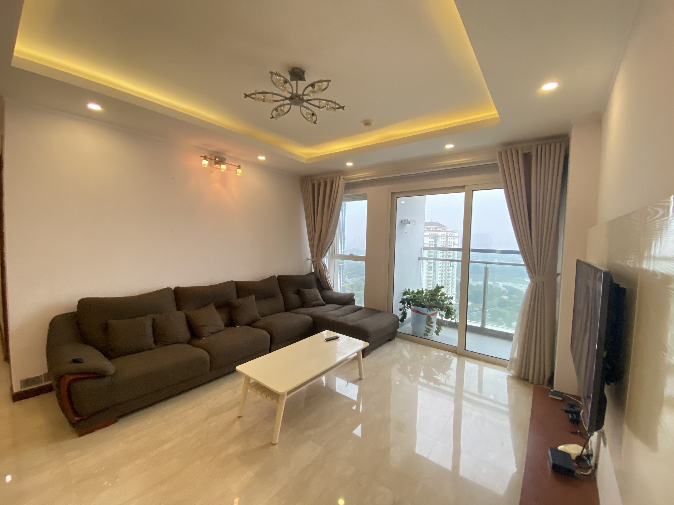 Apartment for rent with area of 154 sqm with 3 bedrooms in Ciputra L2 building 11