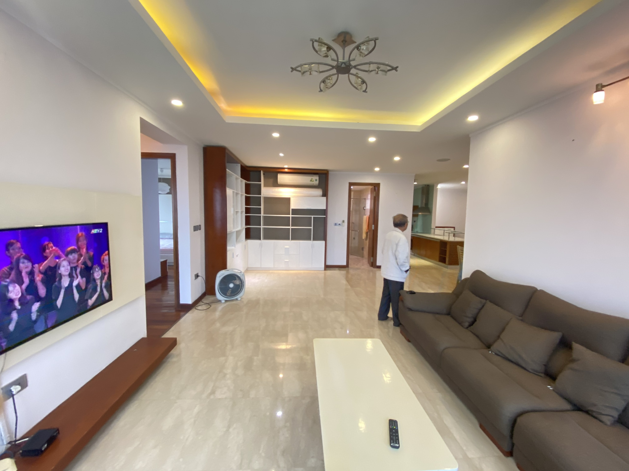Apartment for rent with area of 154 sqm with 3 bedrooms in Ciputra L2 building 12