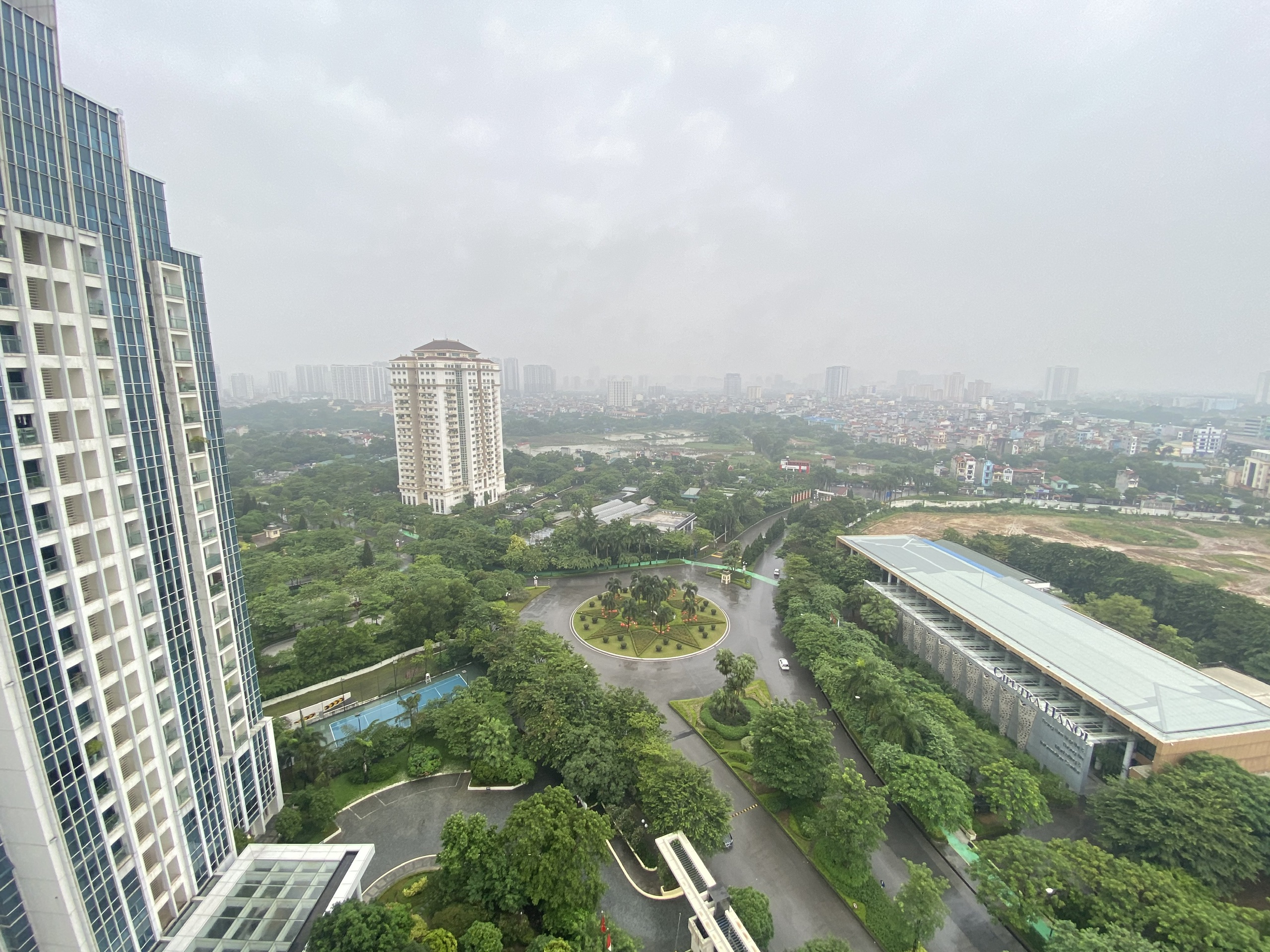 Apartment for rent with area of 154 sqm with 3 bedrooms in Ciputra L2 building 2