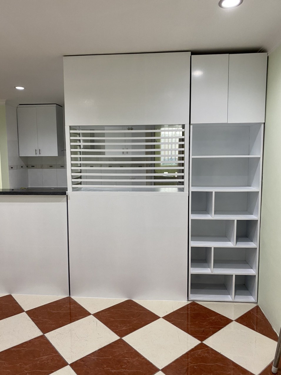 At E4 building in Ciputra apartment for rent, has an area of 153 sqm designed with 3 bedrooms. 1
