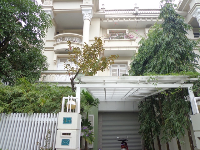 Beautiful 3 storey villa with 4 bedrooms, 4 bathrooms, courtyard, garden and balcony in T area, Ciputra Hanoi