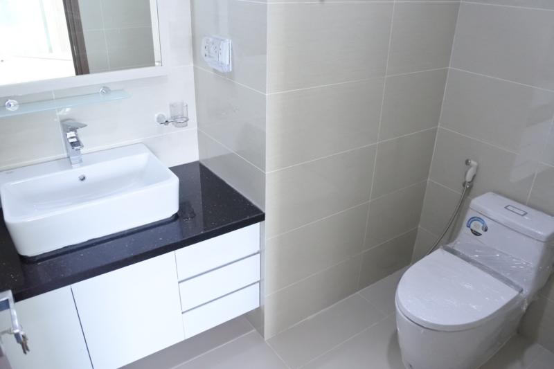 Beautiful and modern apartment located at L3, good price, in Ciputra Hanoi 3