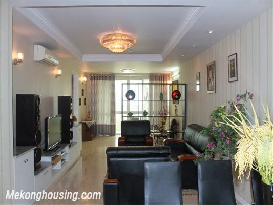 Beautiful apartment on high floor for rent in P2 building, Ciputra, Tay Ho, Hanoi 4