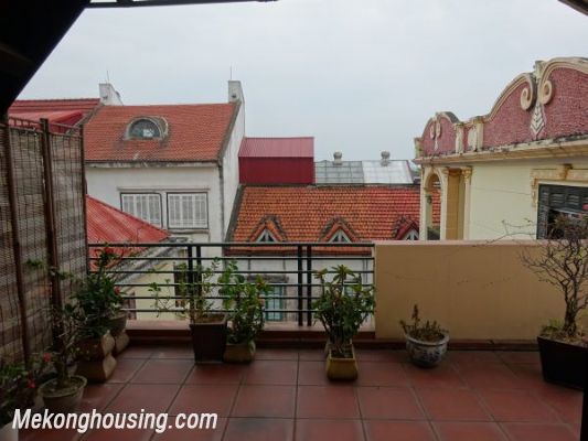 Beautiful house with 4 bedrooms for rent in Dang Thai Mai street, Tay Ho district, Ha Noi 19