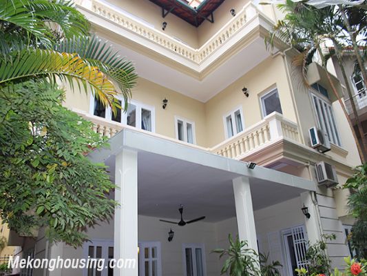 Beautiful private villa with 4 bedrooms, modern furniture, and big garden for rent in Nghi Tam village, Tay Ho district, Hanoi 1