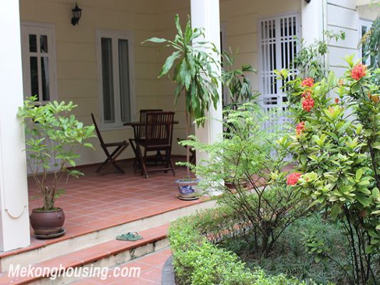 Beautiful private villa with 4 bedrooms, modern furniture, and big garden for rent in Nghi Tam village, Tay Ho district, Hanoi 3