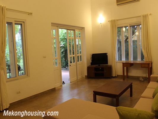 Beautiful private villa with 4 bedrooms, modern furniture, and big garden for rent in Nghi Tam village, Tay Ho district, Hanoi 8