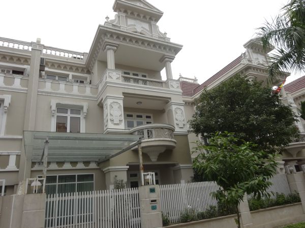 Beautiful villa with 6 bedrooms and modern furniture for rent in T block, Ciputra Hanoi