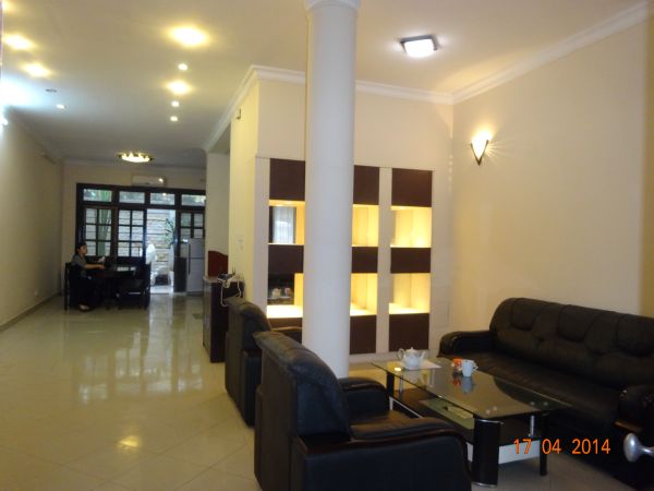 Biệt thự 4 ngủ cho thuê dãy C Ciputra 