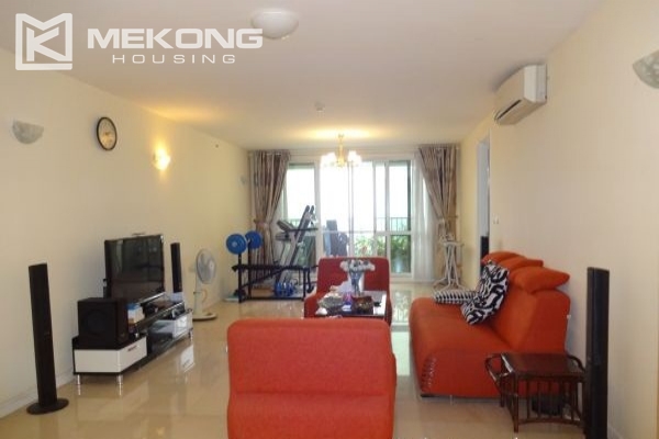 Bright and nice apartment for rent in P1 Ciputra with 3 bedrooms 1