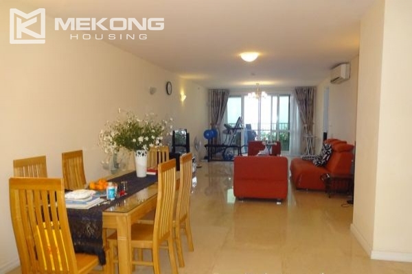 Bright and nice apartment for rent in P1 Ciputra with 3 bedrooms 2