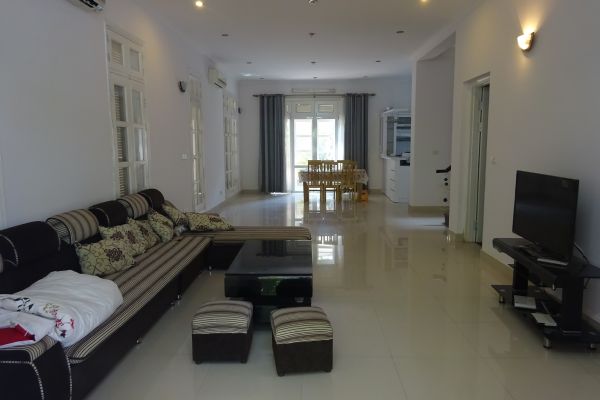 Bright and nice villa with 4 bedrooms for rent in T block, Ciputra Hanoi