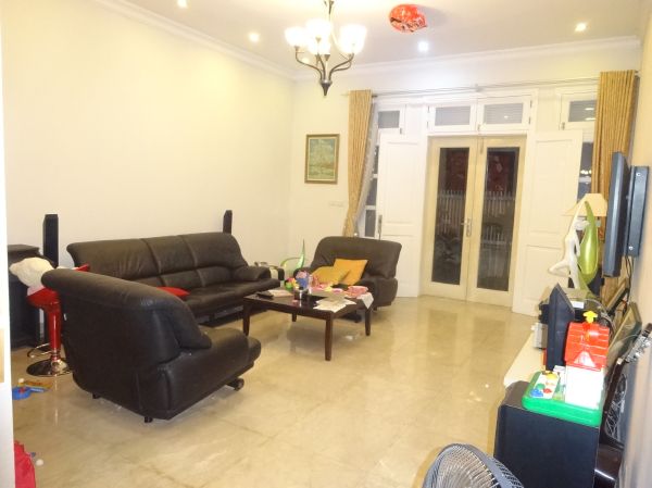 Charming villa with 5 bedrooms, garden, garage for rent in T area, Ciputra Hanoi