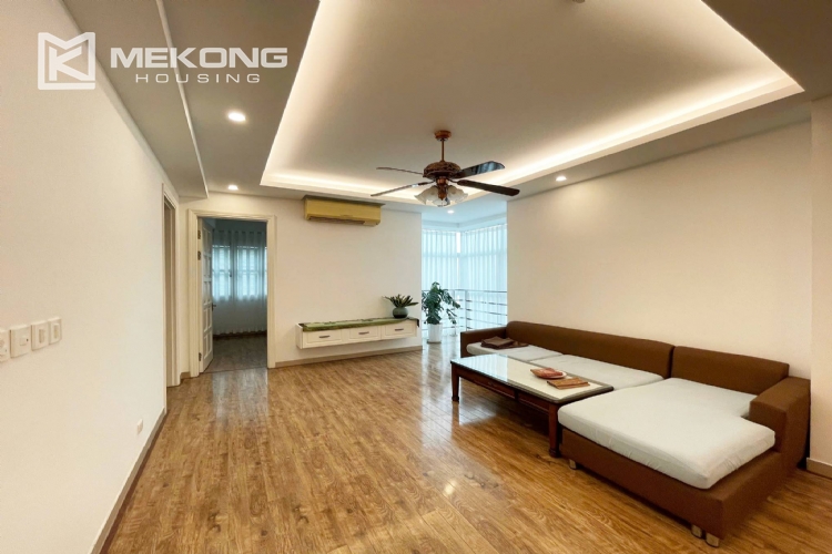 Cheap 3-bedroom / 123-sqm apartment at E4 Ciputra for rent 3